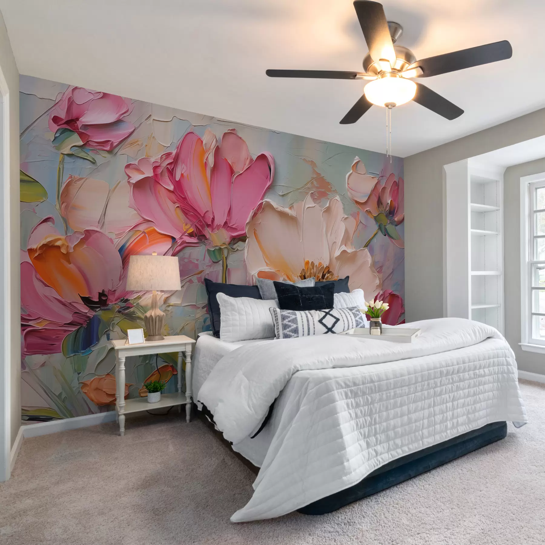 Valokuvatapetti Kirkkaan vaaleanpunaiset kukat vaaleansinisellä harmaalla taustalla w01039