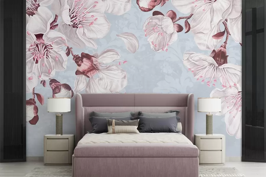 Valokuvatapetti Kukkapainatus, jossa on suuria vaaleanpunaisia ja valkoisia kirsikkakukkia vaaleansinisellä tekstuuritaustalla w08601