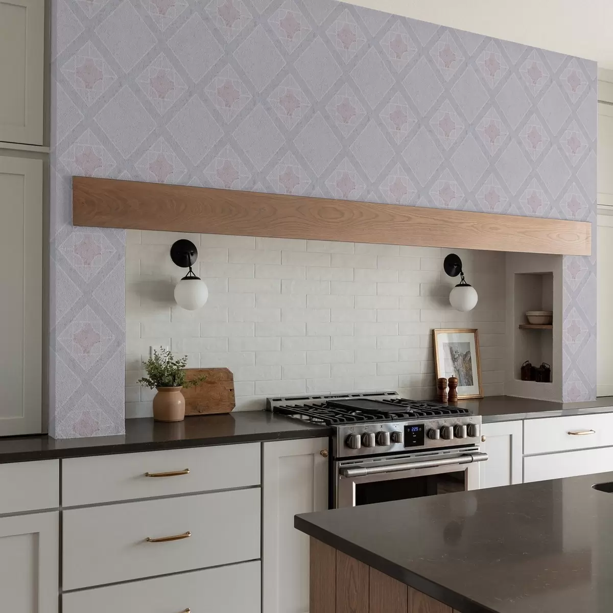 Taustakuva Valkoiset rombit vaaleanpunaisella keskellä sinisellä pohjalla a00010v1