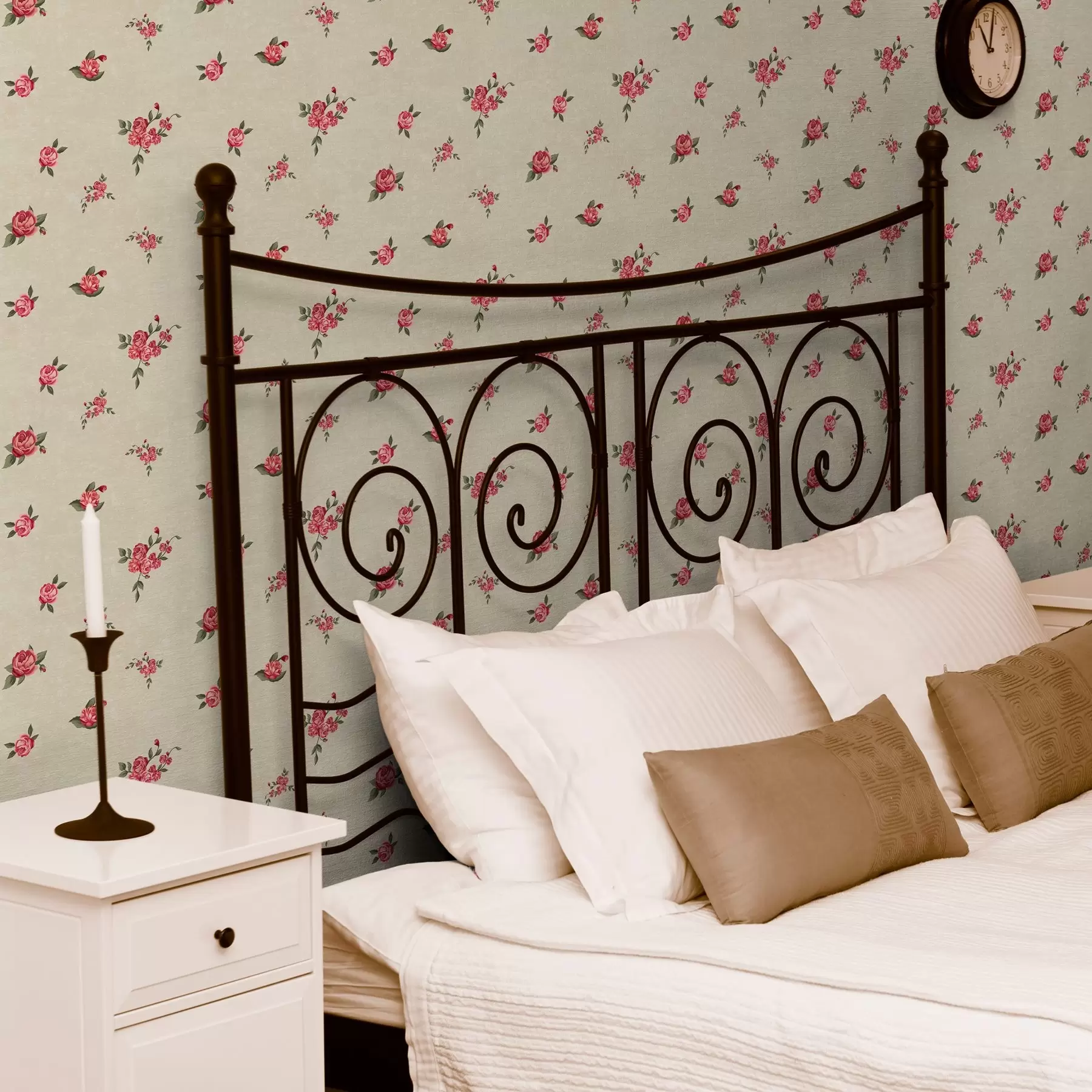 Valokuvatapetti Ruusuja vaalealla taustalla a00039