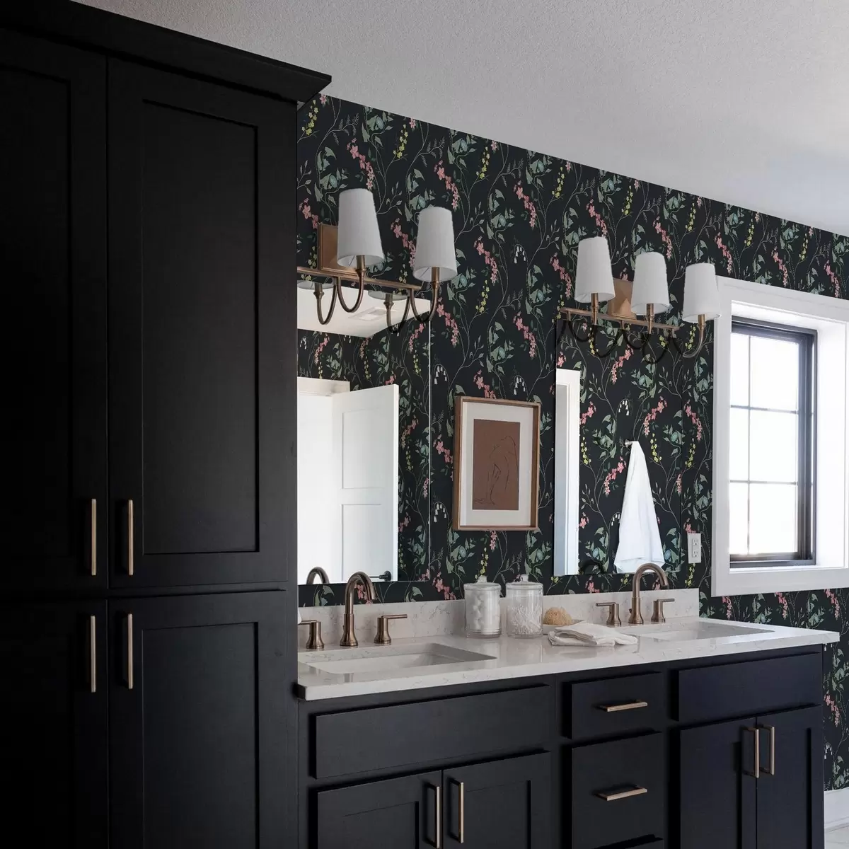 Taustakuva Kukkia, lehtiä ja varsia tummalla taustalla a00047