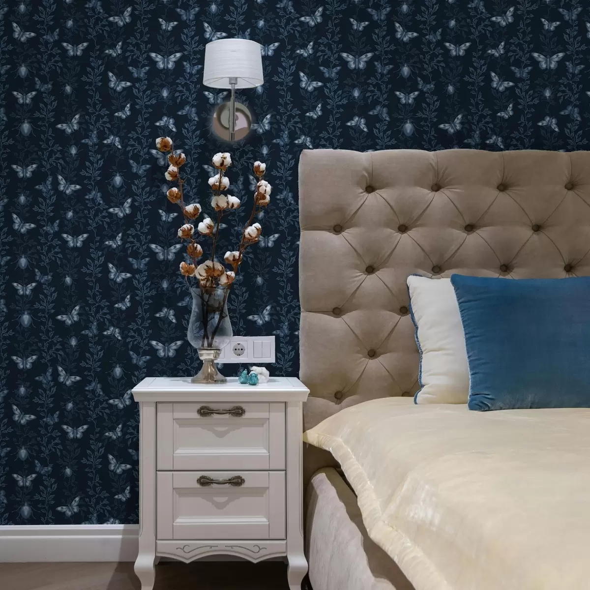 Taustakuva Koostumus perhosia, lehtiä ja hyönteisiä sinisellä taustalla a00073