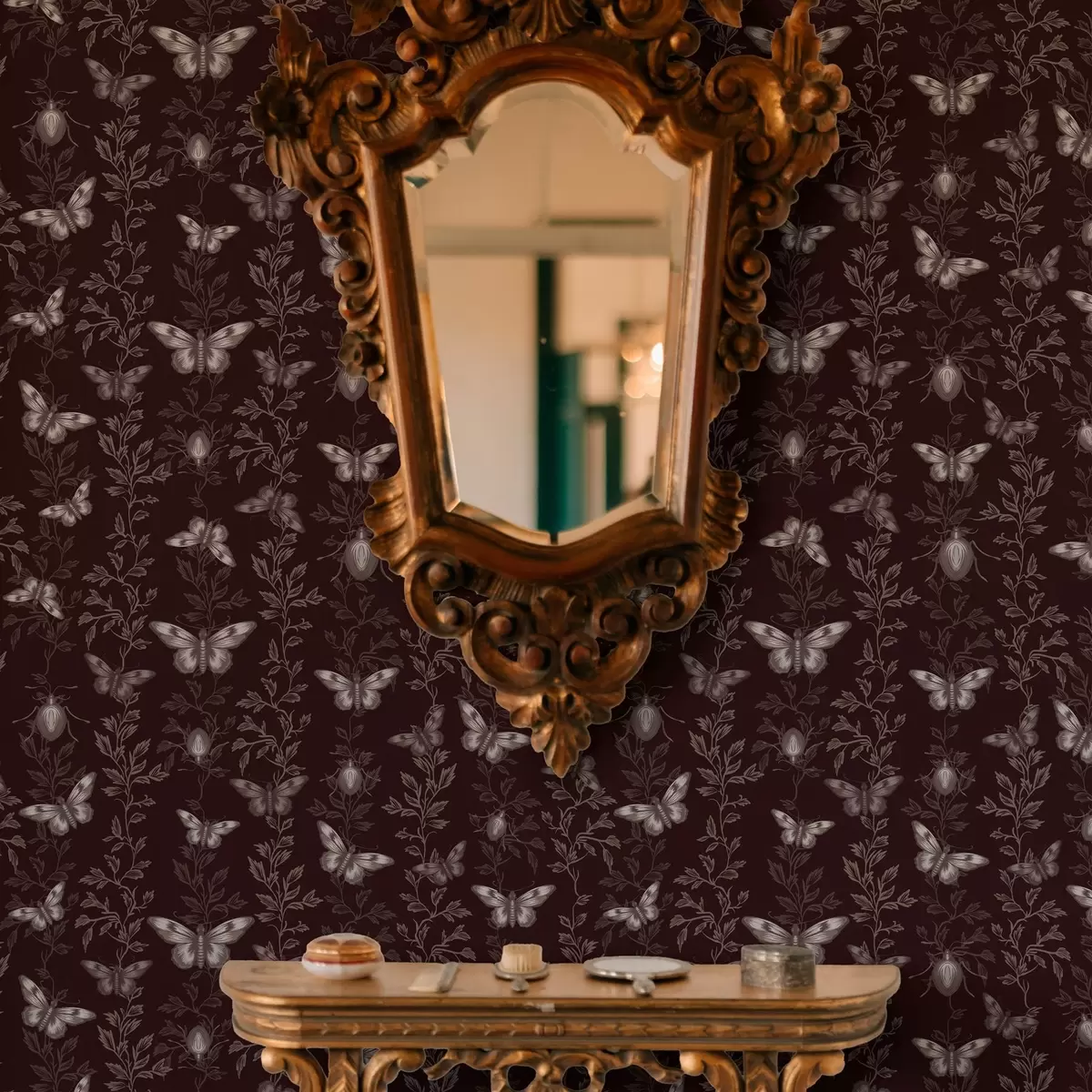 Taustakuva Kokoonpano perhosia, lehtiä ja hyönteisiä tummalla taustalla a00073v1