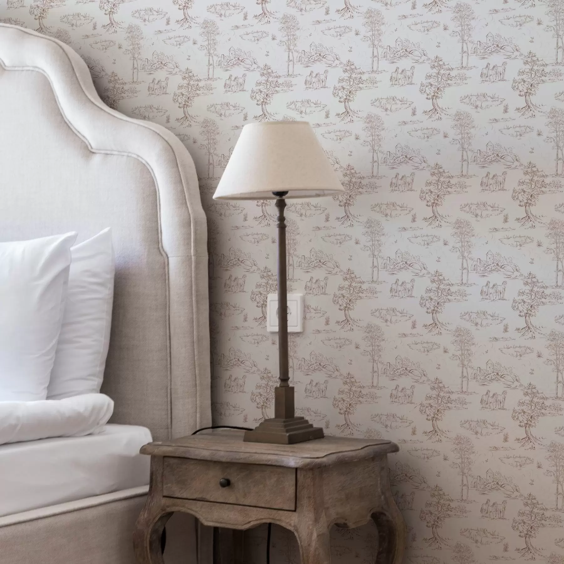 Valokuvatapetti Maaseudun maisema, jossa on linna ja hevosia a00133