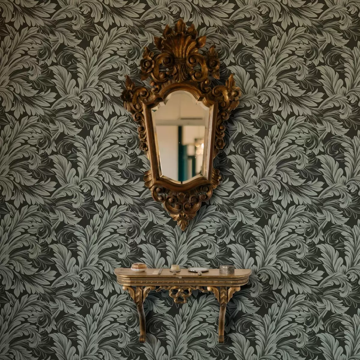 Taustakuva Tummanvihreä tausta mintunvärisillä kiharoilla a00135v4