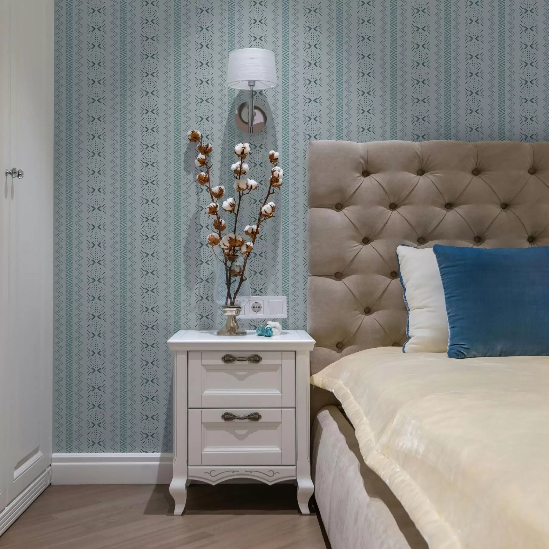 Valokuvatapetti Geometria ukrainalainen kirjonta sinisellä taustalla a00139