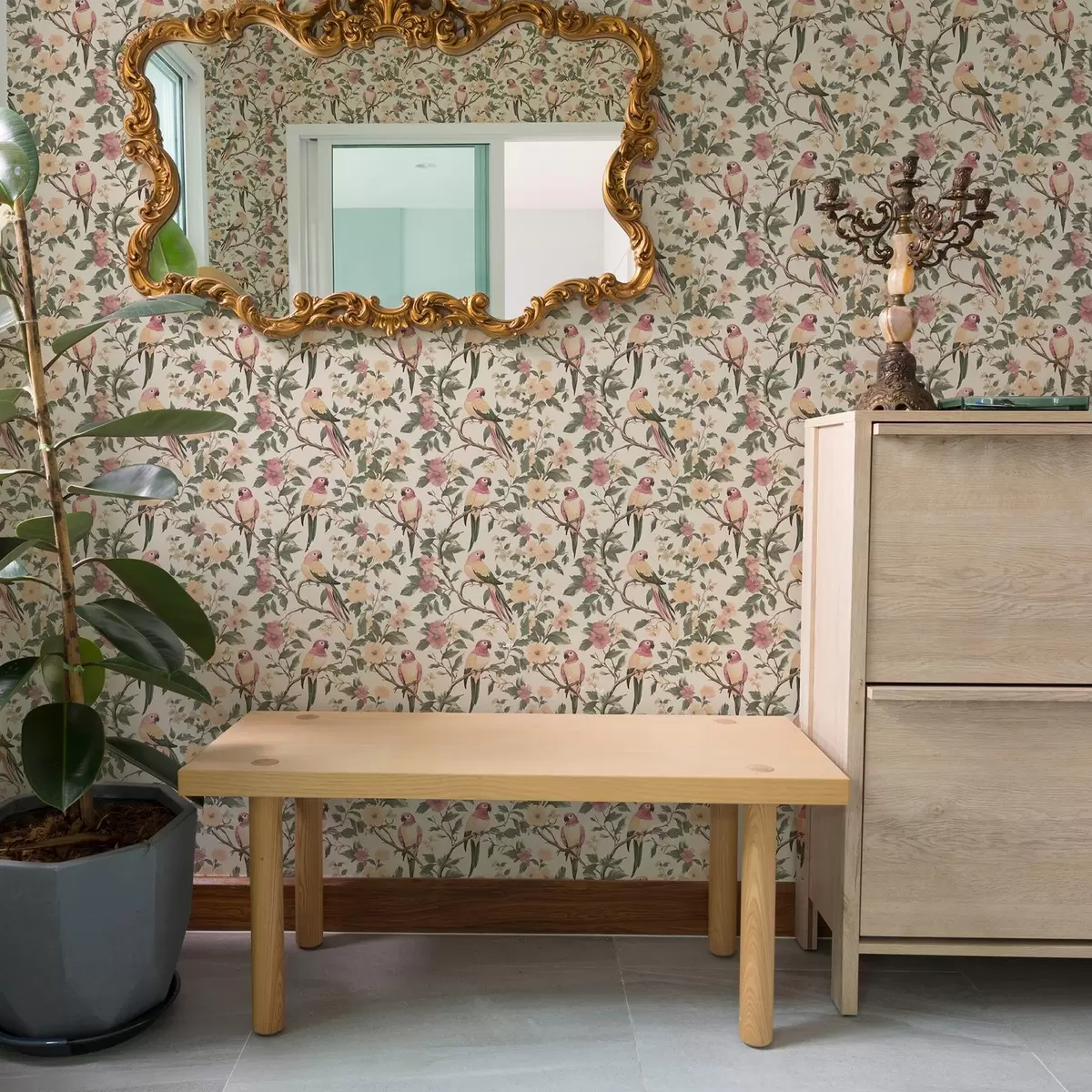 Taustakuva Trooppisia lintuja kukkivilla oksilla pastelliväreissä a00199