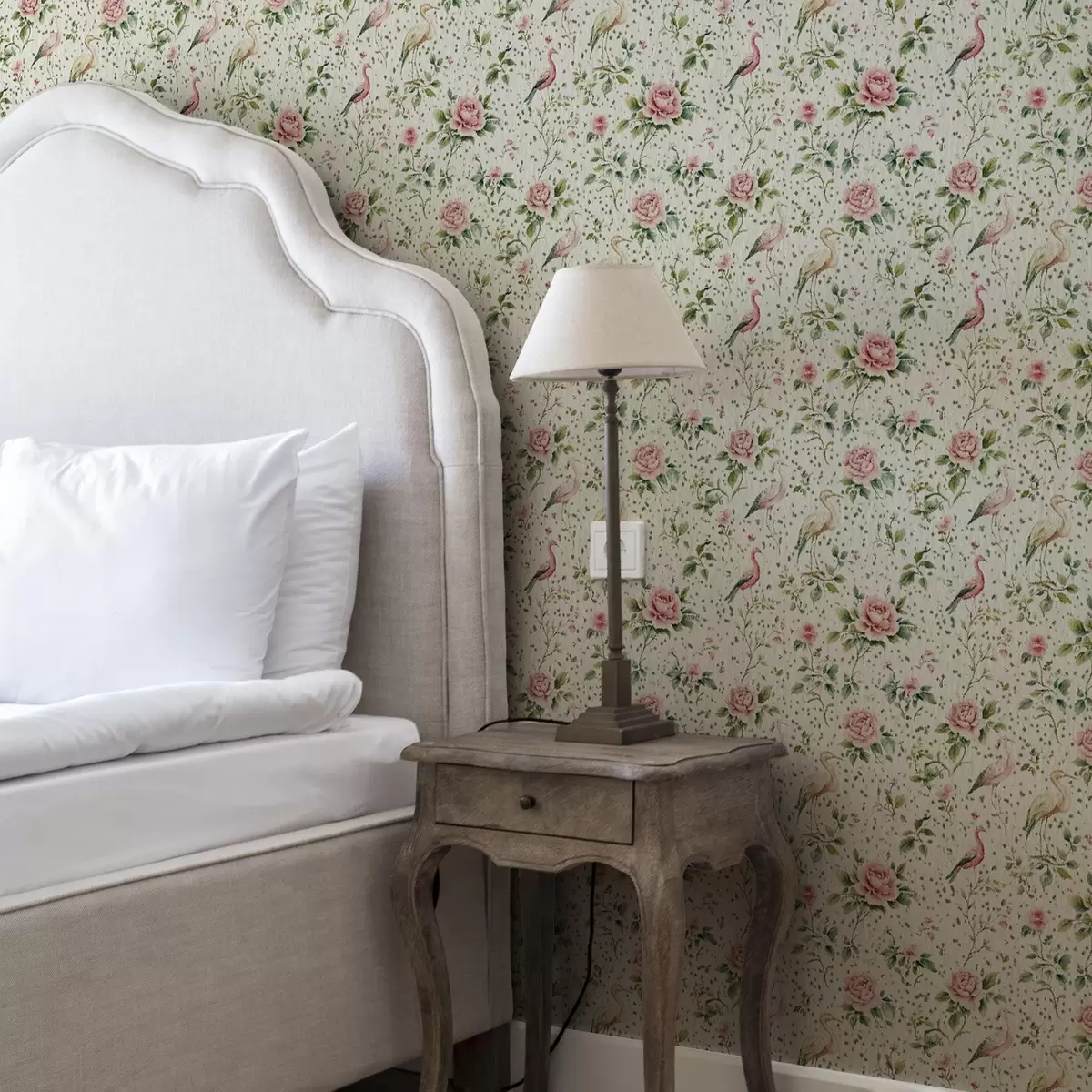 Taustakuva Pastelli vaaleanpunaisia ruusuja ja lintuja shabby chic tyyliin a00201