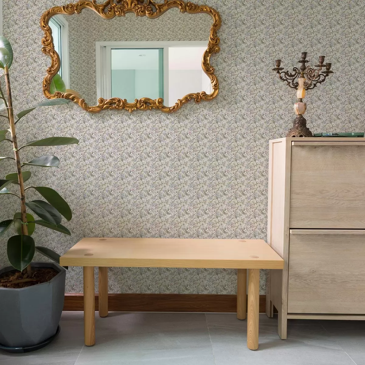 Taustakuva Diagonaalinen kukkakimppu, jossa on kevätkukkia herkissä sävyissä a00204