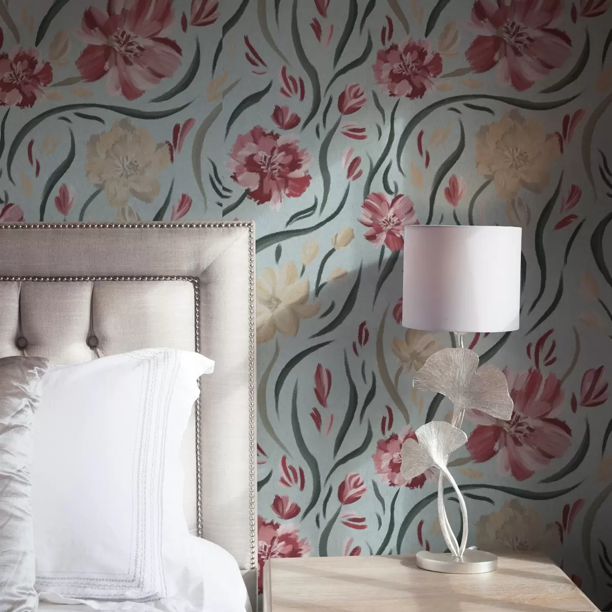 Taustakuva Vesivärikukkia sinisellä pohjalla, punainen ja beige kuvio a00216