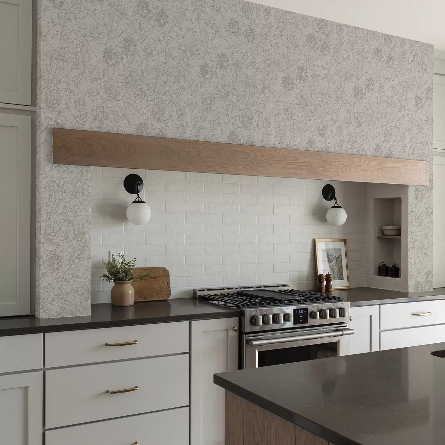 Valokuvatapetti Kontuurikukkia kermanvärisellä pohjalla, herkkä kukkakuviointi a00218