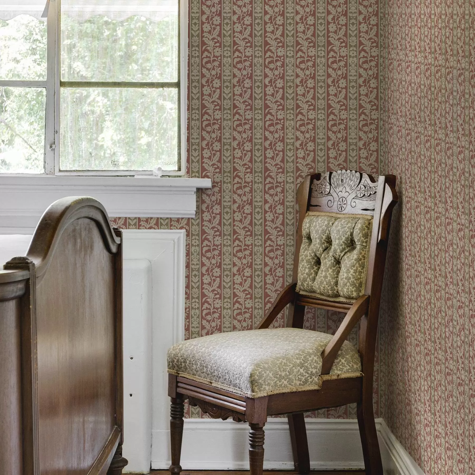 Valokuvatapetti Retro pystyraidat kukkakuvioinnilla a00362