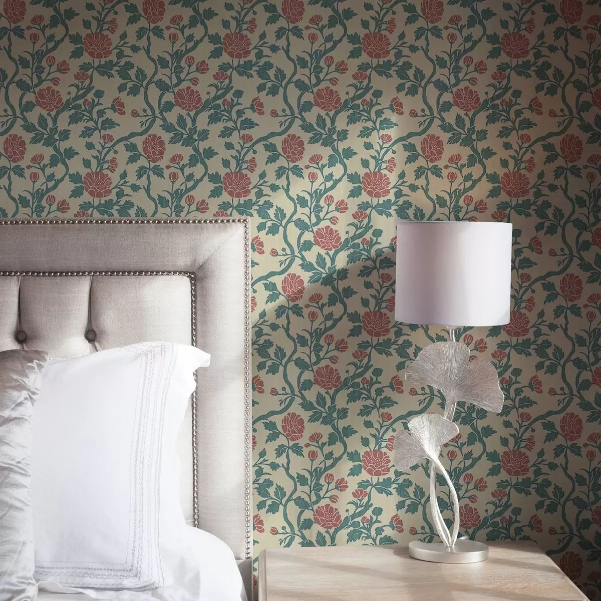 Taustakuva Koristeellisia vaaleanpunaisia kukkia beigellä pohjalla a00414