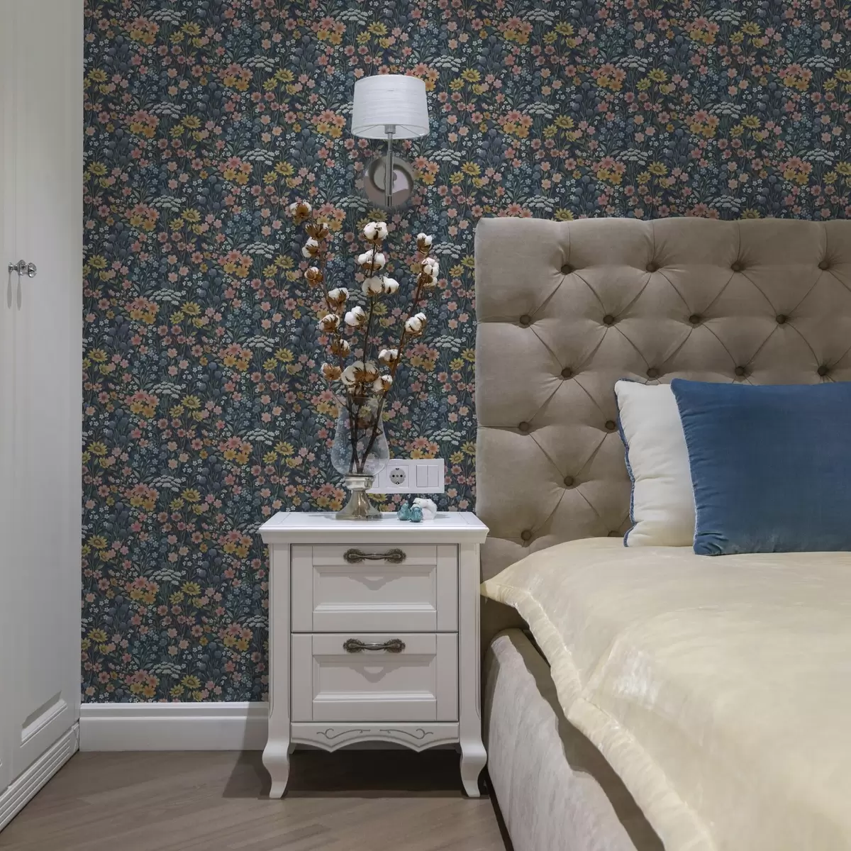 Taustakuva Värikäs akvarelli niitty kukkia laivastonsininen a00381