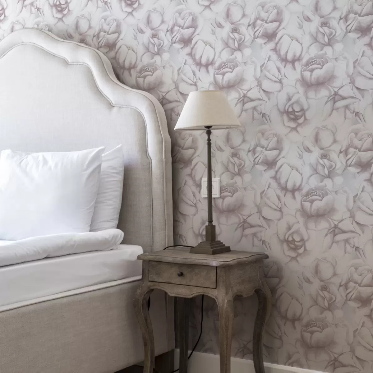 Taustakuva Akvarelli vaaleanpunaisia ruusuja herkkä hämärtynyt tyyliin a00434