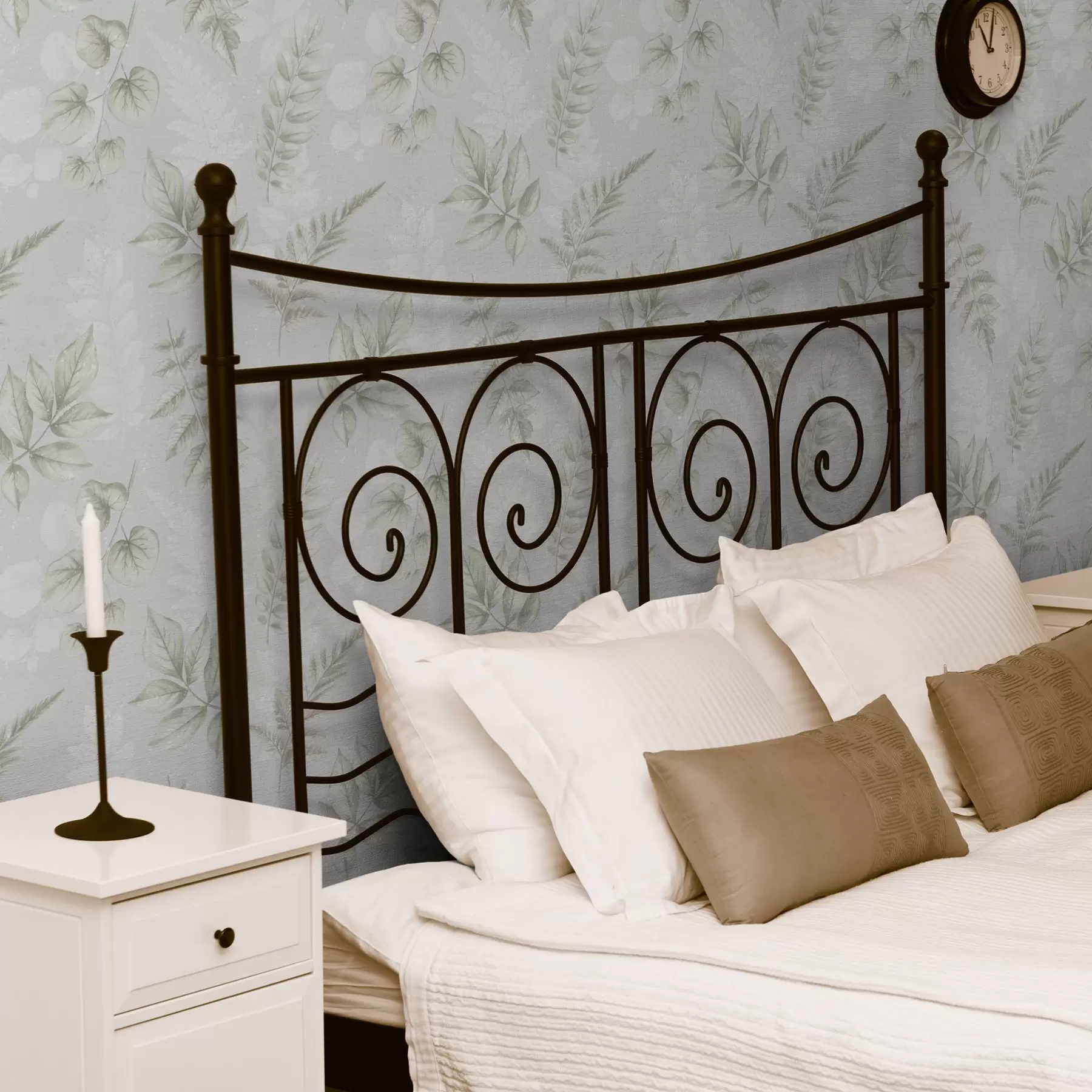 Valokuvatapetti Vaalea akvarelli lehdet roiskevaikutus harmaalla pohjalla a00446