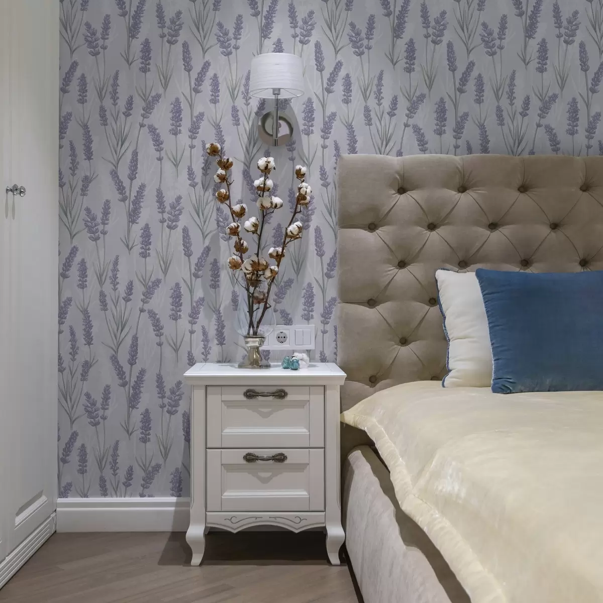 Taustakuva Laventelin oksat vaalean violetissa vesivärivalikoimassa a00447