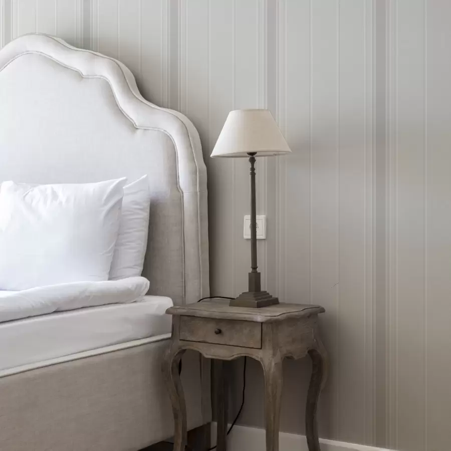 Valokuvatapetti Vaalean beigen sävyiset raidat, joissa on leveät korostukset a00518