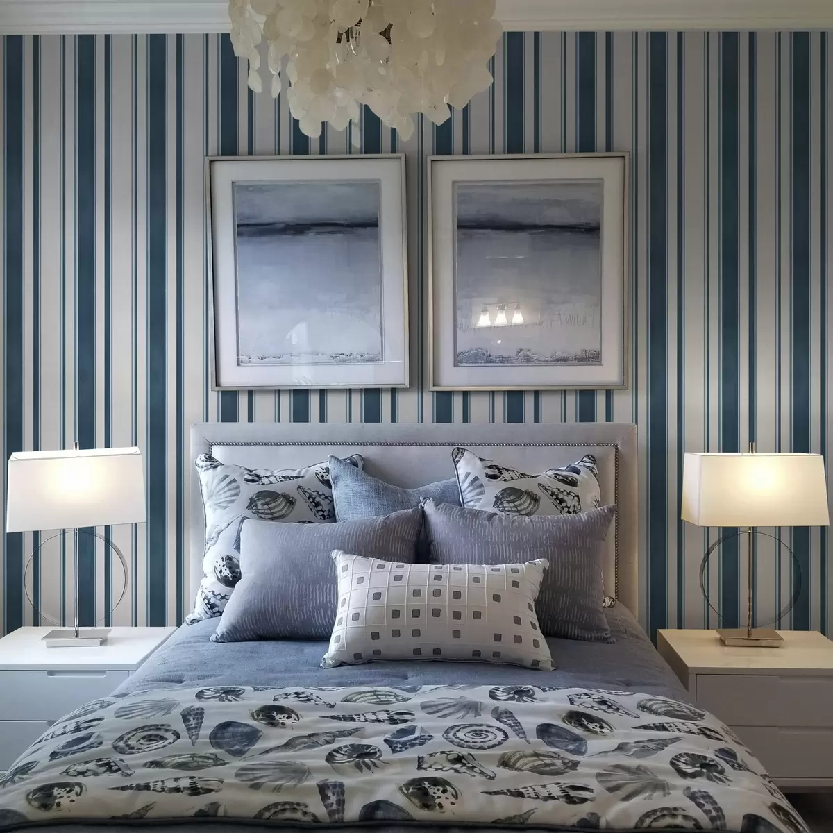 Taustakuva Yhdistelmä turkoosia raitoja valkoisella pohjalla rytmin kanssa a00527