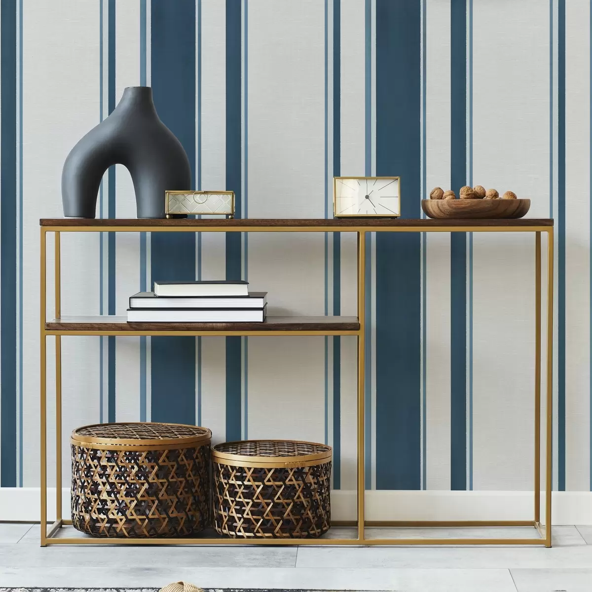 Taustakuva Sinisiä ja turkooseja pystyraitoja vaalealla pohjalla a00528