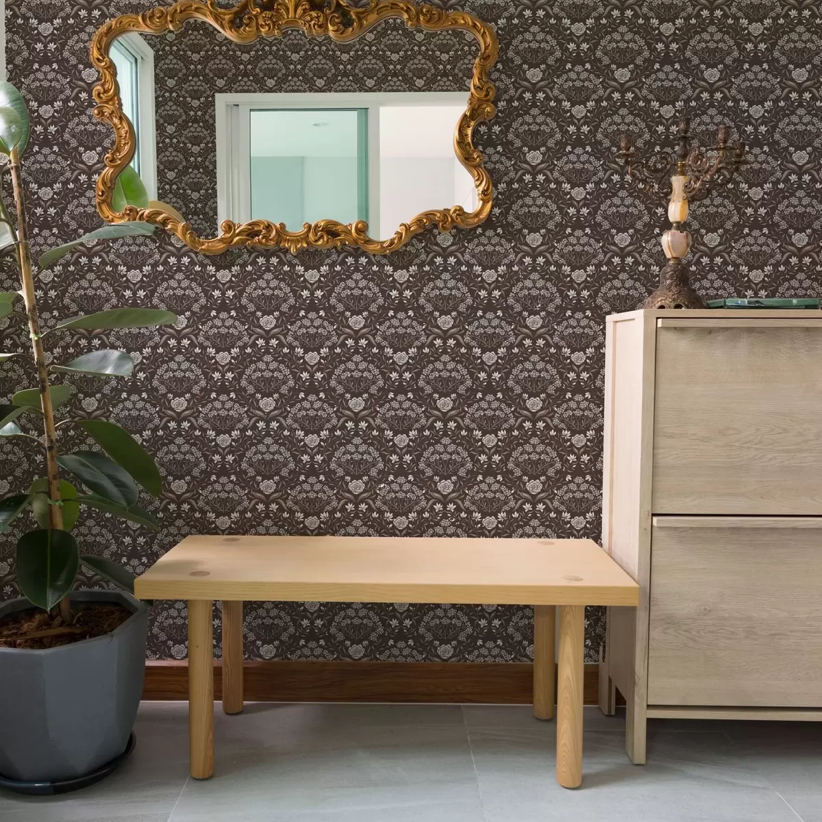 Taustakuva Tumma suklaa, damaski, pionit ja lumikellot a00603v2