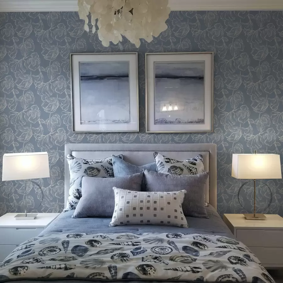 Valokuvatapetti Vaaleansininen tausta ja liidulla piirretyt kukat a00625v3