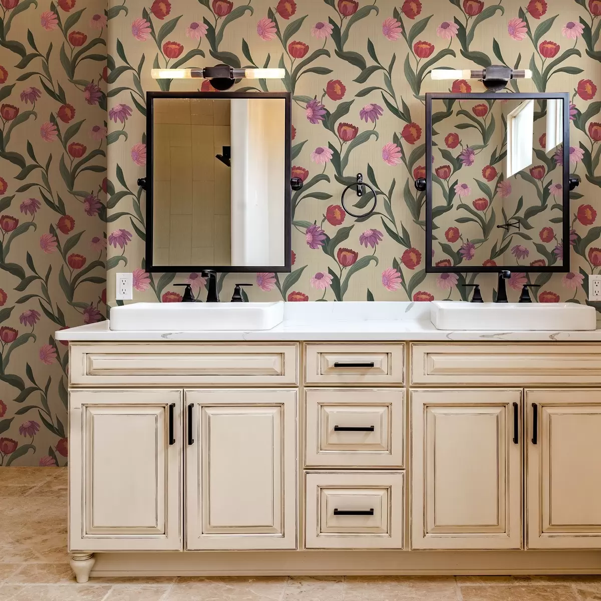 Taustakuva Vaaleanpunaiset kukat beige-taustalla, käsin piirretty tekstuuri a00631