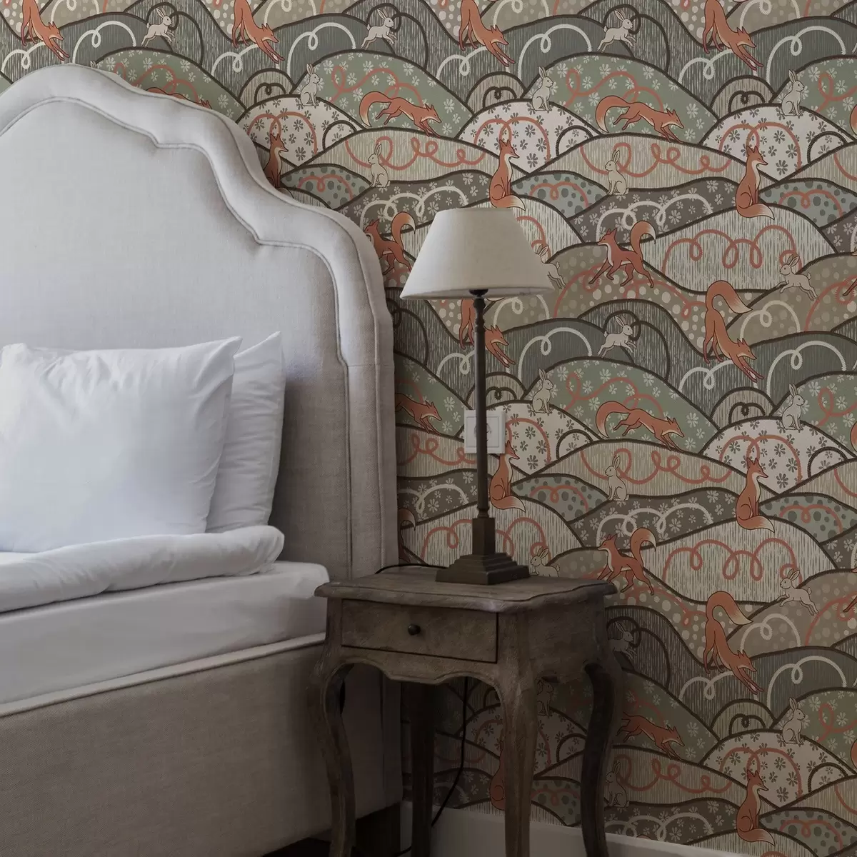 Taustakuva Kettuja ja jäniksiä aaltoilevilla kukkuloilla, retrokuvio a00690