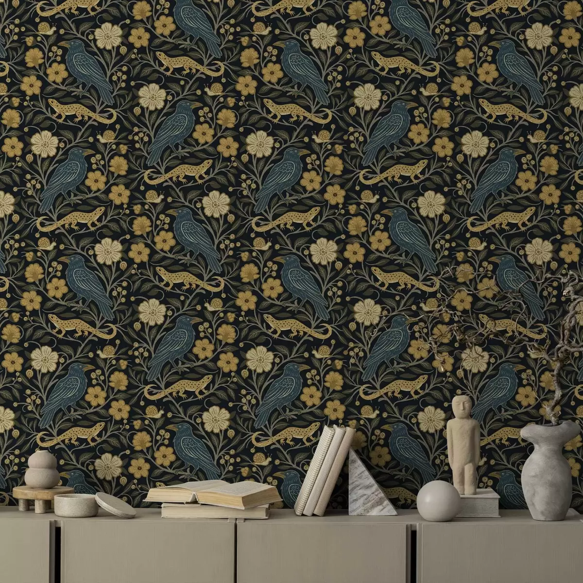 Taustakuva Linnut, liskot ja etanat kukkien keskellä tummalla taustalla a00691