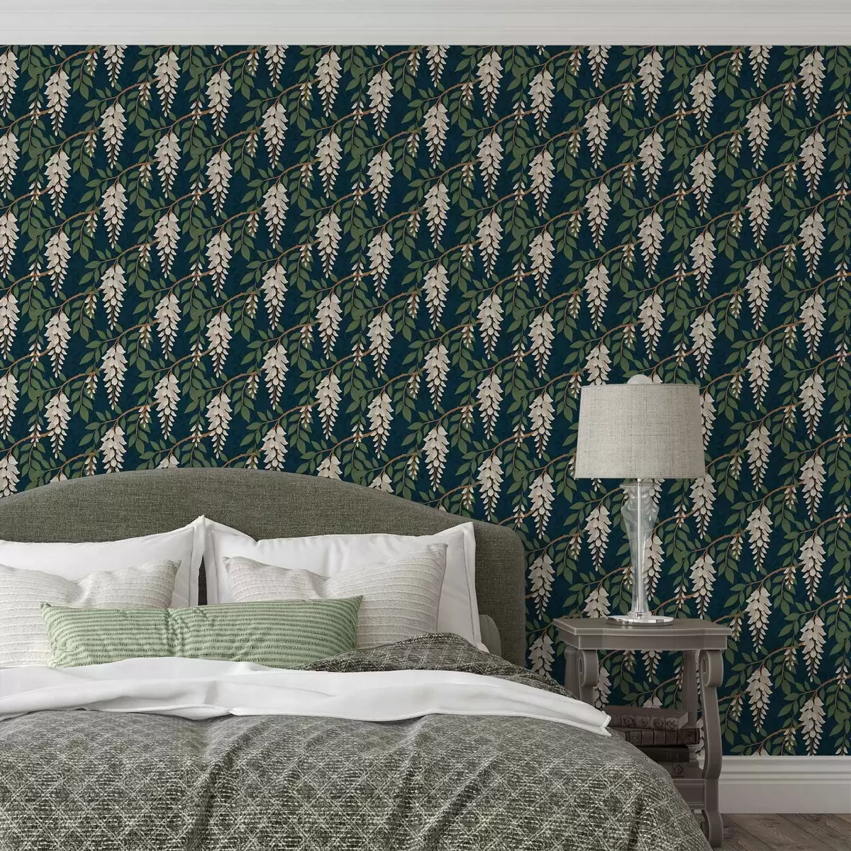 Taustakuva Norsunluunvärinen wisteria syvän sinivihreällä taustalla a00694v1