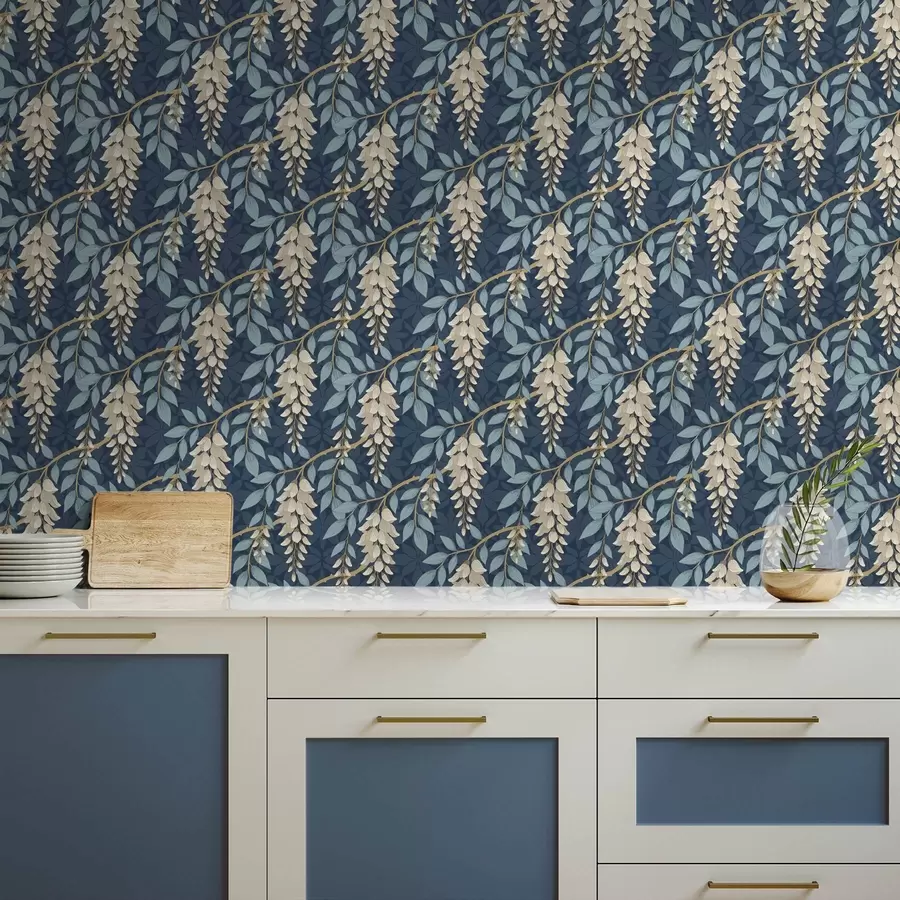 Valokuvatapetti Sinilehtinen wisteria tummansinisellä taustalla a00694v2