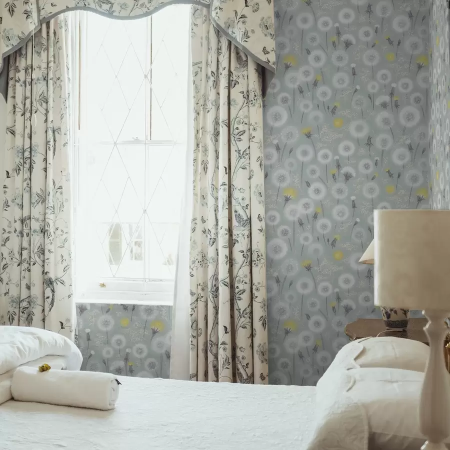 Valokuvatapetti Pehmeät voikukat ja siemenet mintunvärisellä taustalla a00790