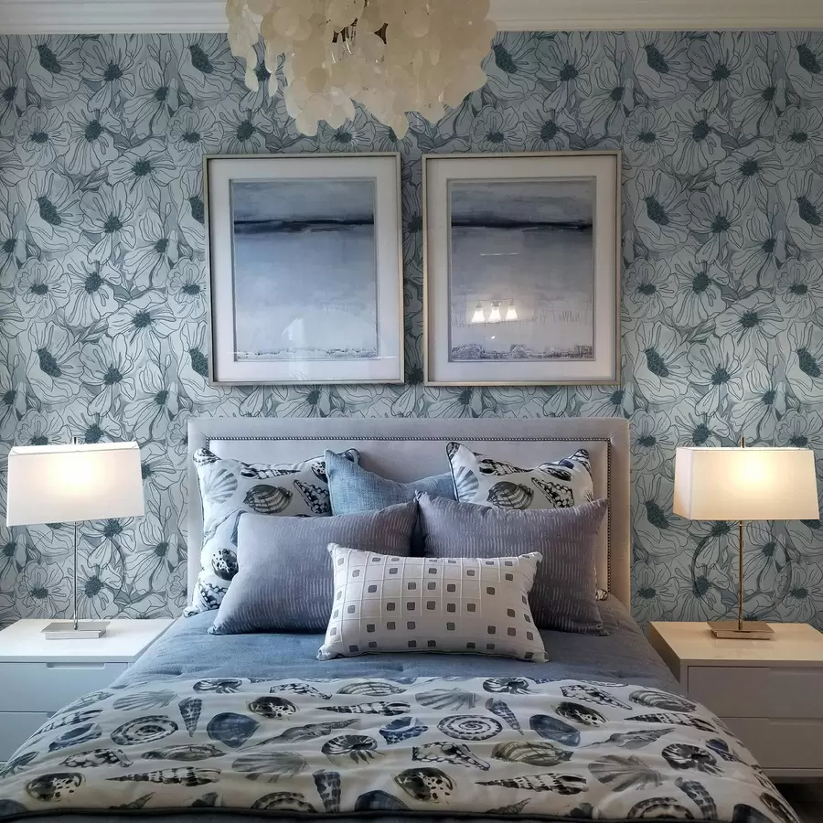 Valokuvatapetti Lineaariset kukat viileässä harmaansinisessä värimaailmassa a00636v2