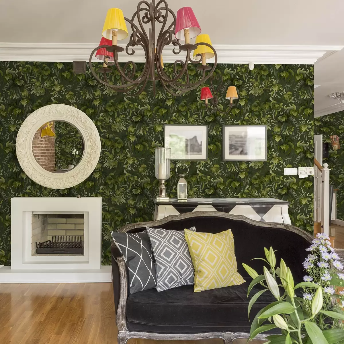 Taustakuva Tiheä vihreä lehtien tummanvihreällä taustalla a00805