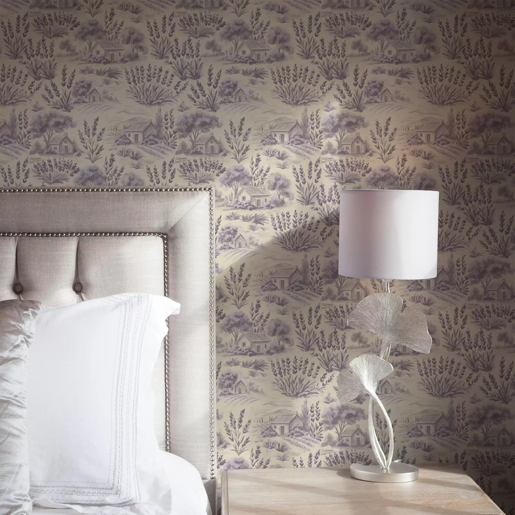 Valokuvatapetti Laventelipellot ja pastellisävyiset talot a00765