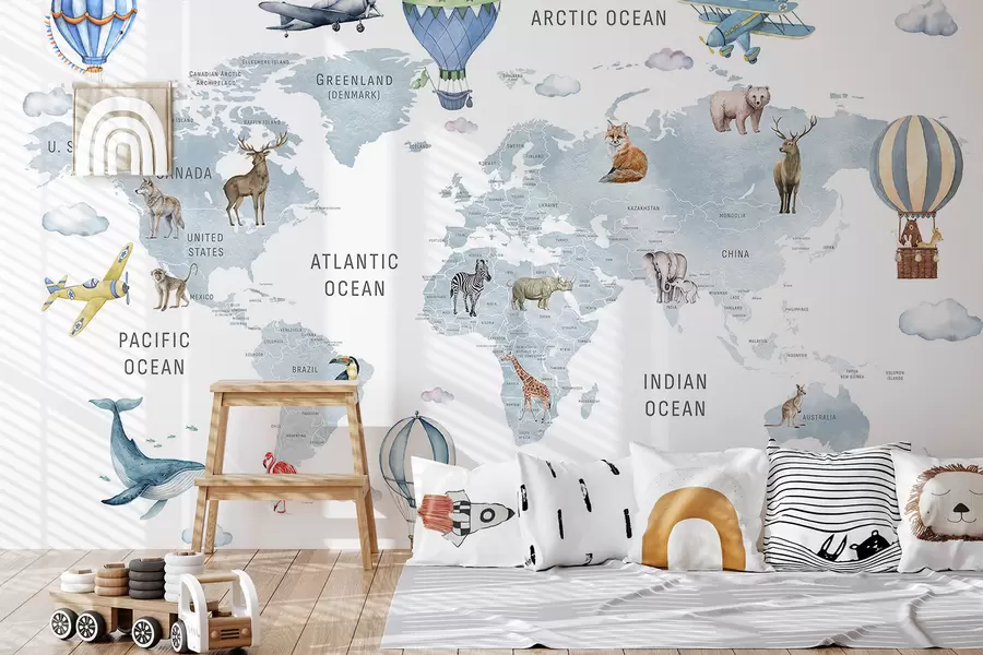 Valokuvatapetti Vesiväri-tyylinen kartta lapsille, jossa on eläimiä ja kuumailmapalloja. Englanninkielinen. Sininen väri. c00001env1