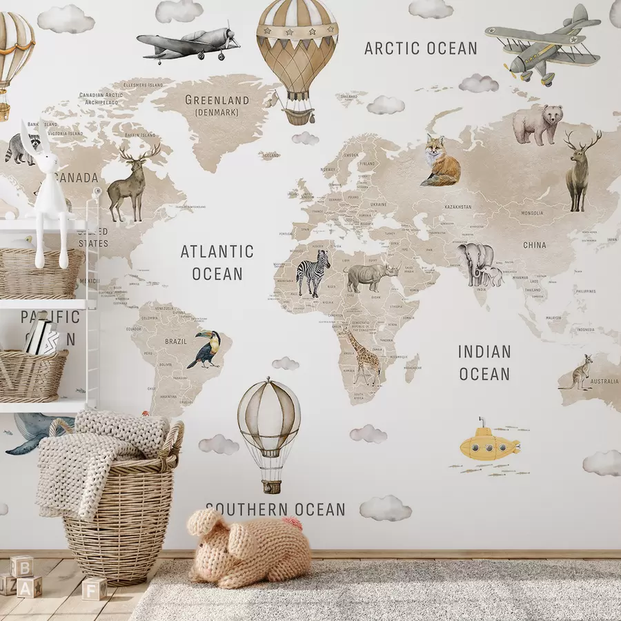 Valokuvatapetti Vesiväri-tyylinen kartta lapsille, jossa on eläimiä ja kuumailmapalloja. Englanninkielinen. Beige väri. c00001env2