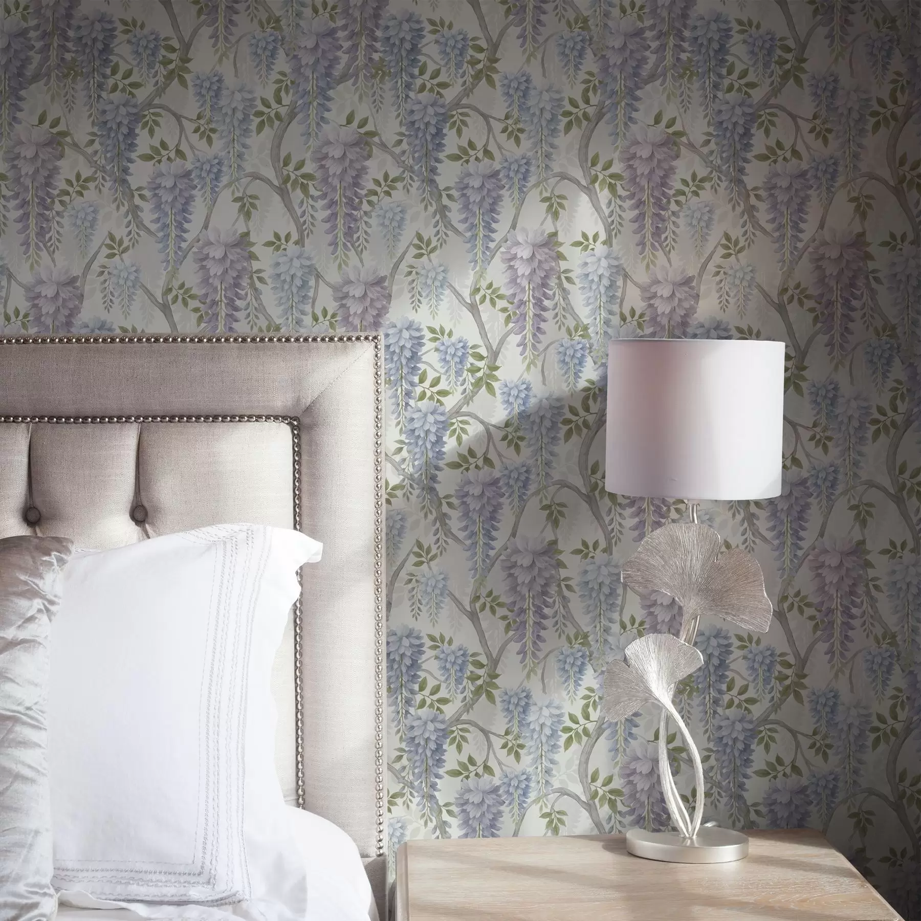 Valokuvatapetti Pehmeä wisteria lila- ja vaaleansinisävyissä a00886