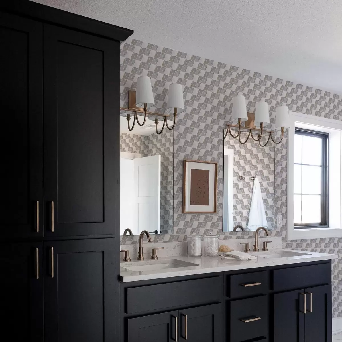 Taustakuva Kolmiot, joissa on kuvioidut insertit, lila-harmaa sekoitus a00917