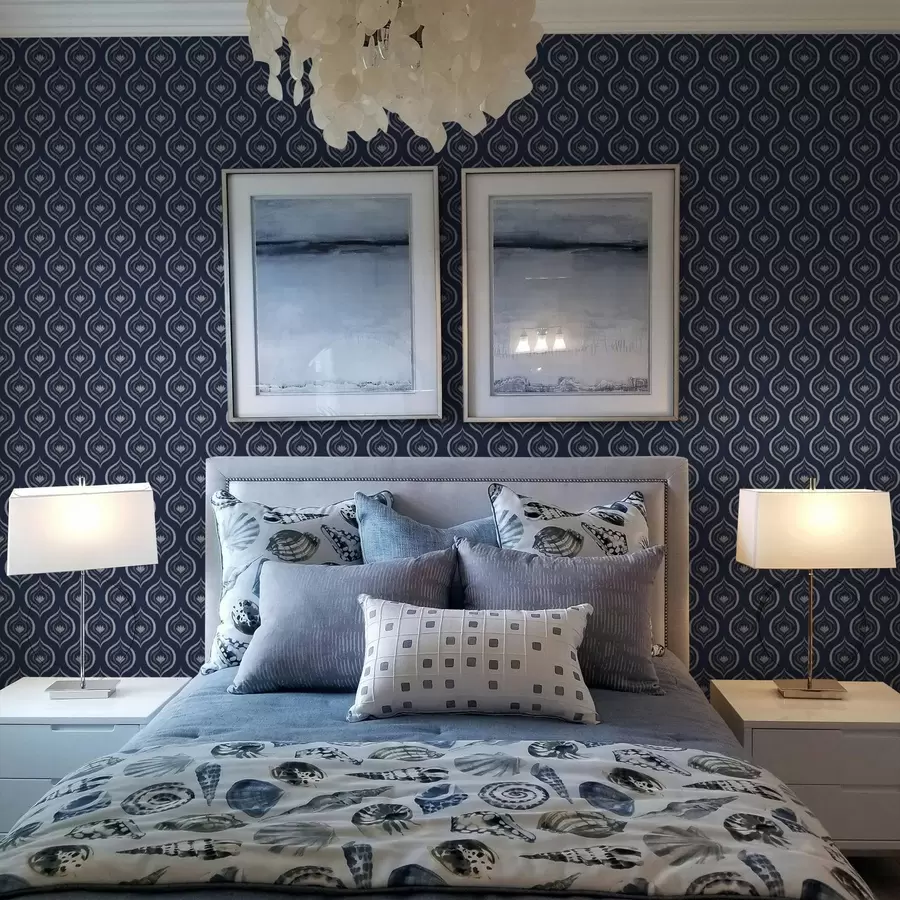 Valokuvatapetti Kontrastiset pisaramotiivit ja kukka tummansinisellä taustalla a00977v1