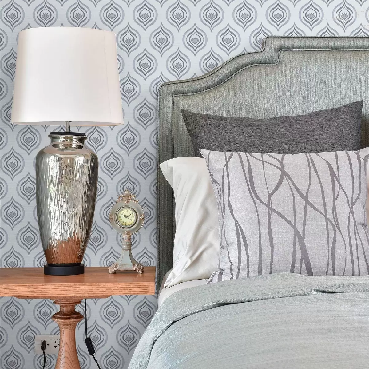 Taustakuva Tyylikäs pisaramotiivi, jossa on kukka harmaansinisissä sävyissä a00977v3