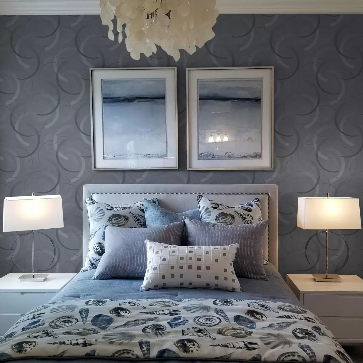 Taustakuva Puolipyörät ja pehmeät ympyrät viileässä harmaansinisessä värimaailmassa a00980