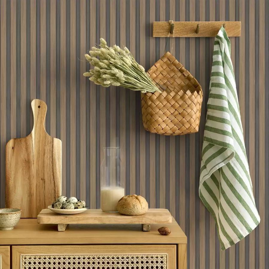 Valokuvatapetti Vertikaaliset puu- ja harmaat säleet, jotka luovat kontrastin rytmin a00992