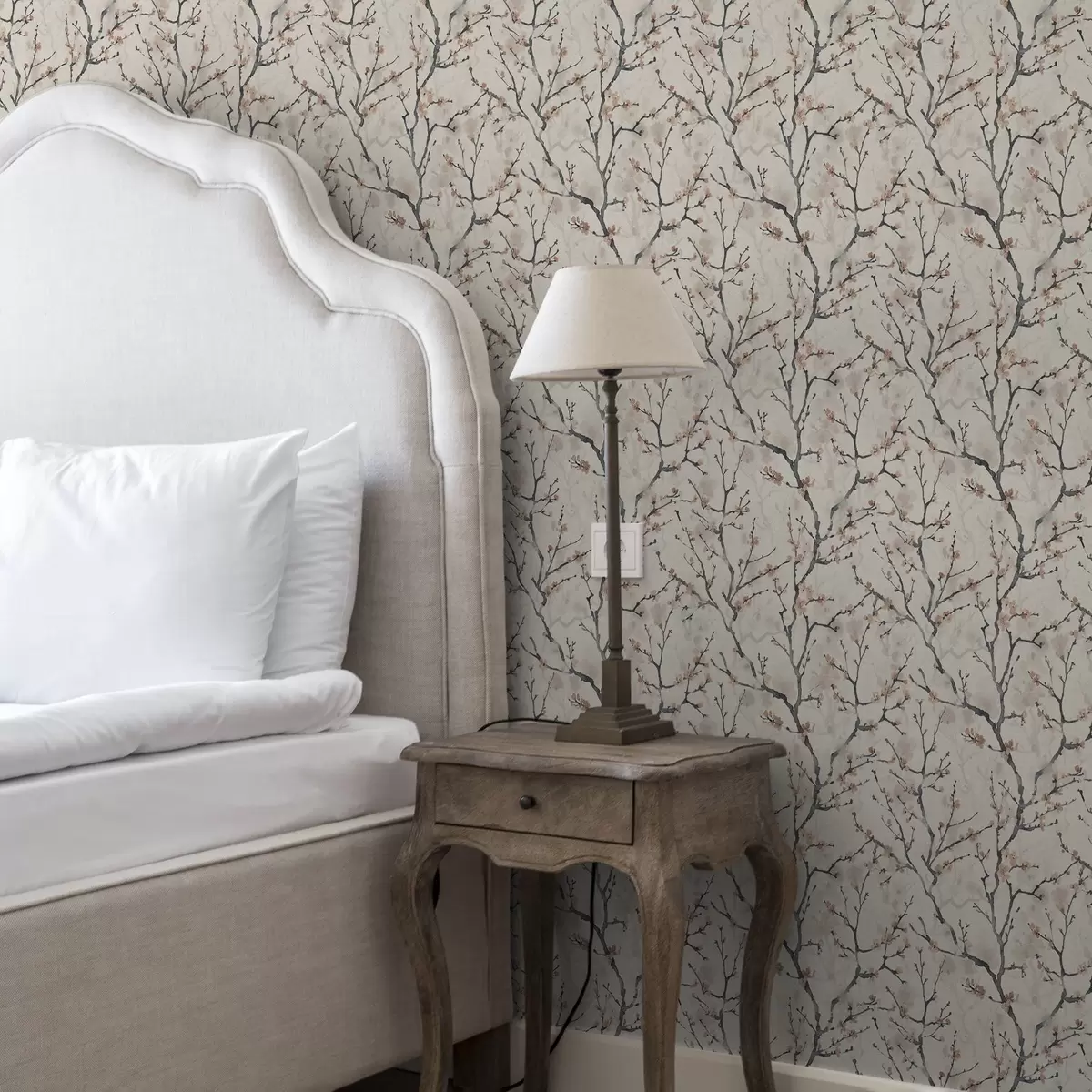 Taustakuva Vesivärimaalaus sakuran oksista vaalealla taustalla a01033