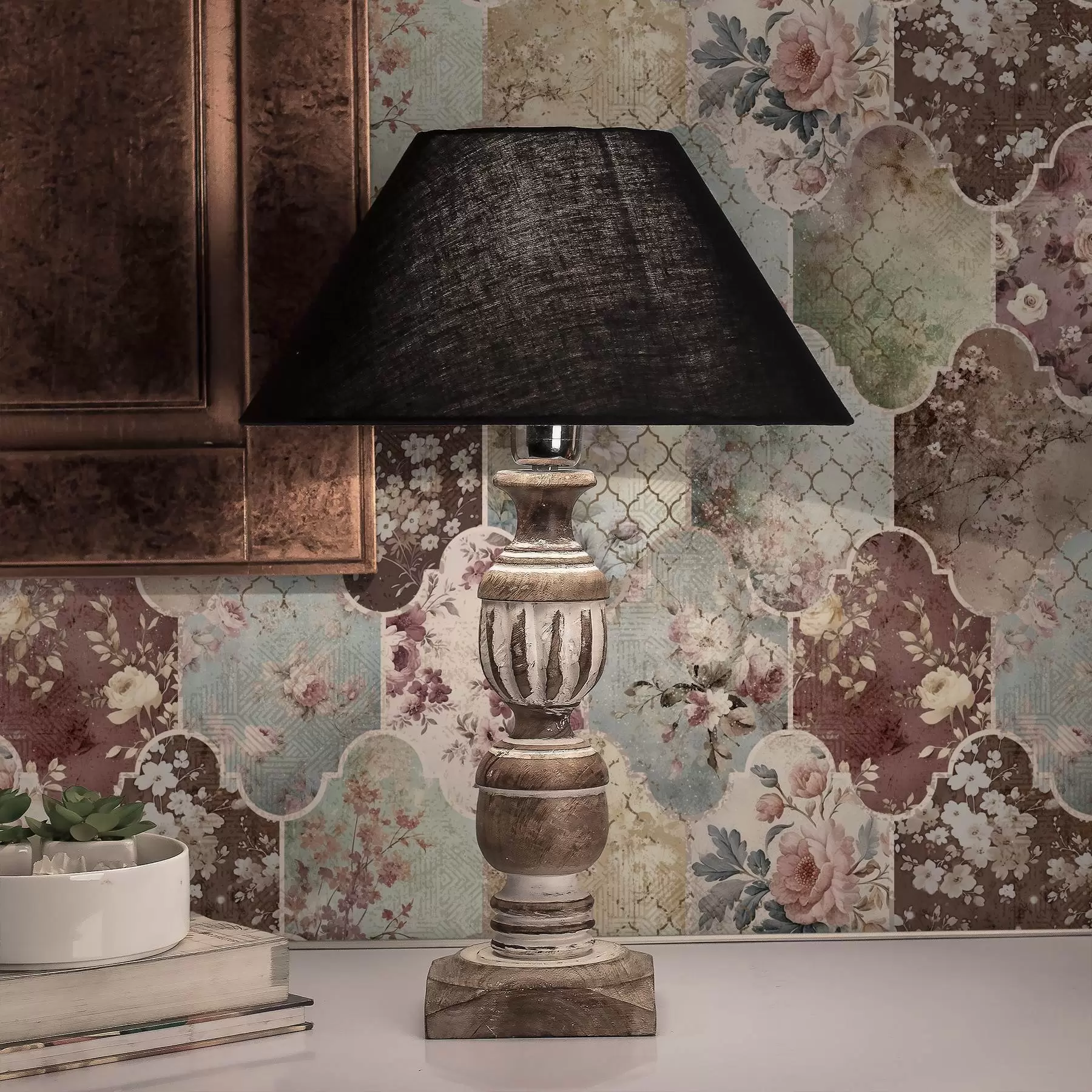 Valokuvatapetti Kukkakuvioisten paneelien ja kuluneiden kuviollisten laattojen tilkkutäkki a01038