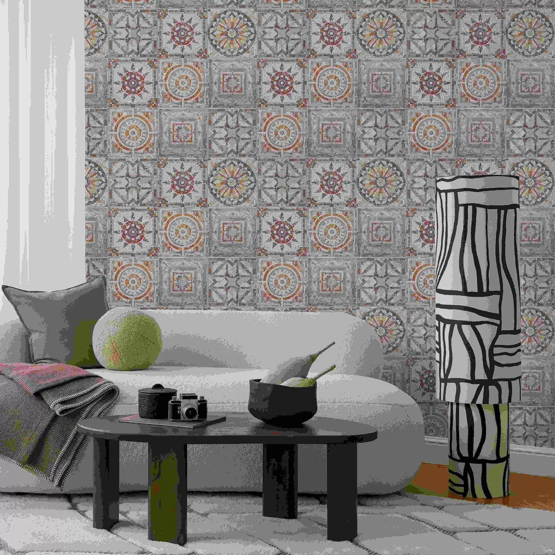 Valokuvatapetti Vanhat kivimosaiikkimedaljongit, joissa on kuluneita yksityiskohtia a01042