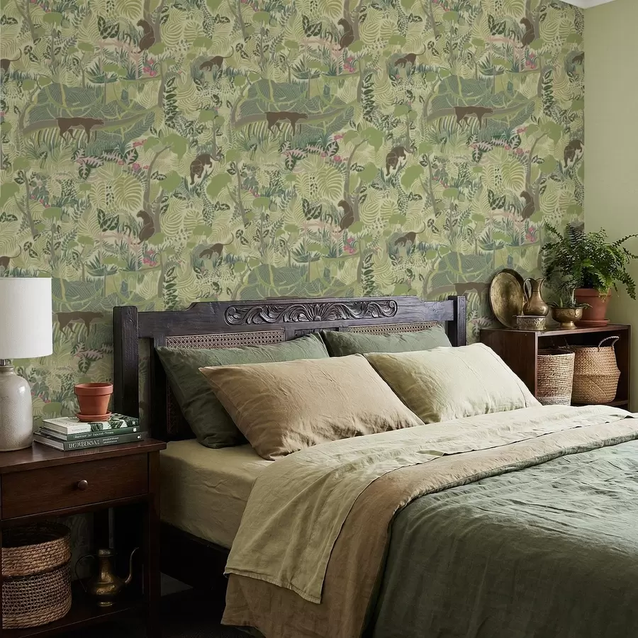 Valokuvatapetti Metsämaisema eläimineen ja tiheine lehtineen a01108