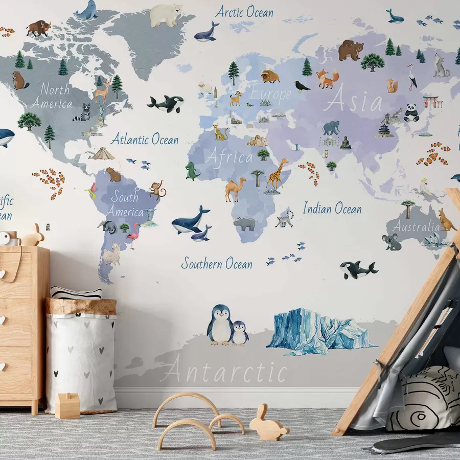 Valokuvatapetti Vesivärityylinen sininen kartta, jossa on eläimiä, kasveja ja arkkitehtuuria. Tekstit englanniksi c00009env1