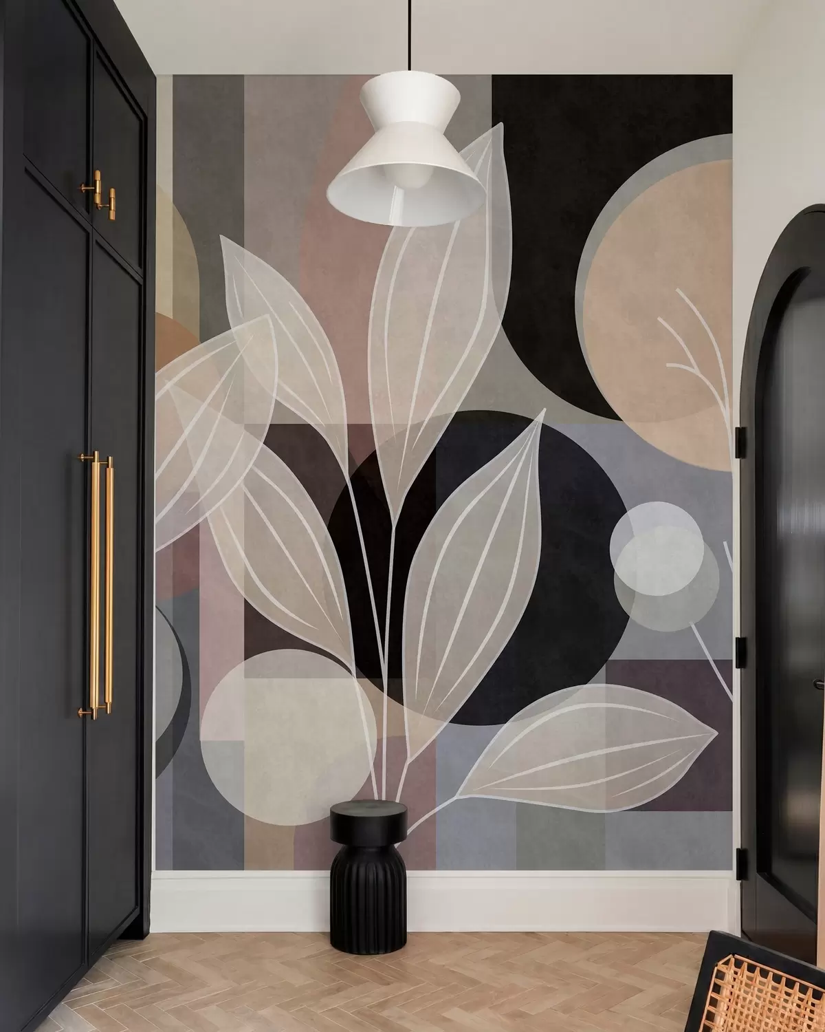 Valokuvatapetti tyyliteltyjä lehtiä geometrisella taustalla, beige- ja tummasävyissä w05987
