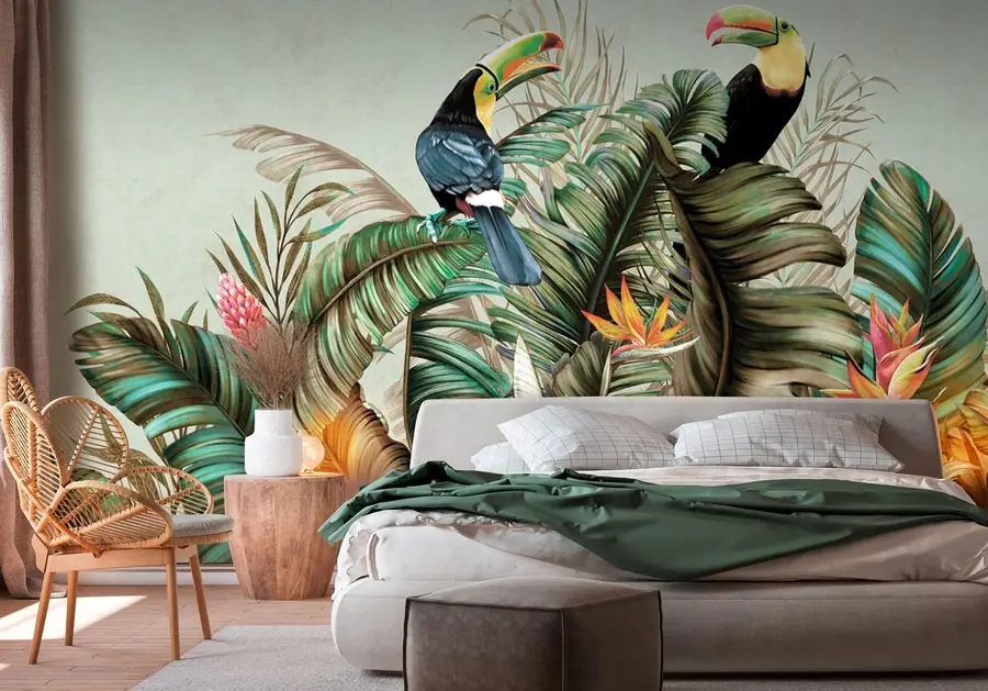 Valokuvatapetti Eksoottisia lintuja papukaija ja tukaani banaanin ja palmunlehtien seassa u95256